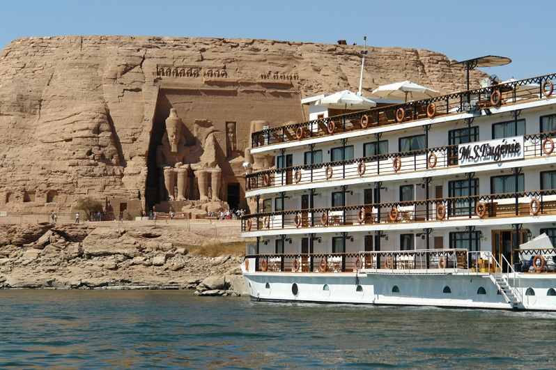 Sail to Abu Simble Temple }}
