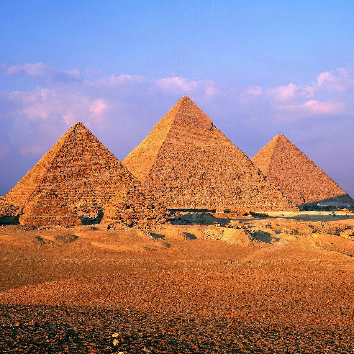 pyramids-of-giza Cairo and Pyramids of Giza 3-Day Tour Itinerary }}