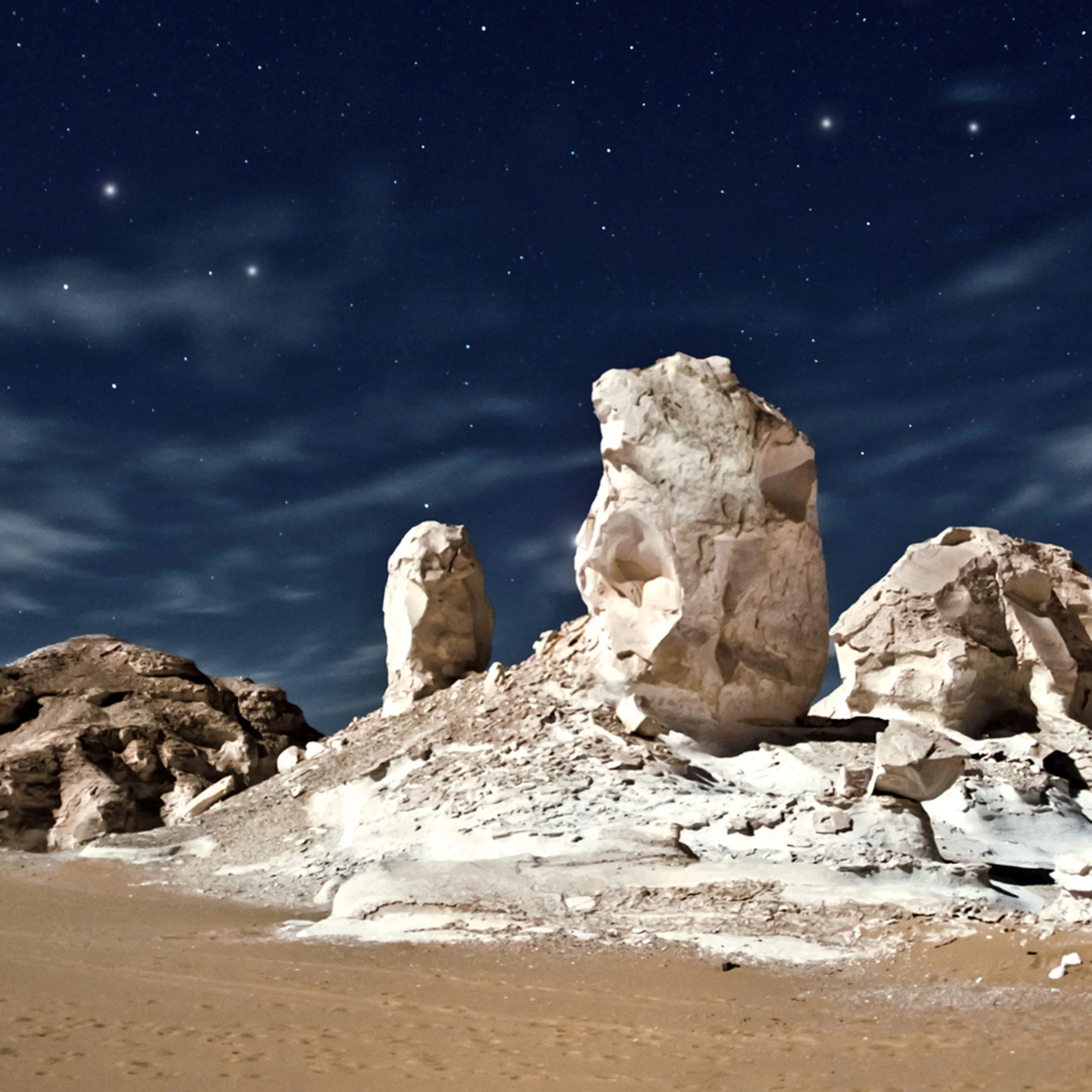 Bahariya Oasis Egypt in 3 Days white desert at night }}