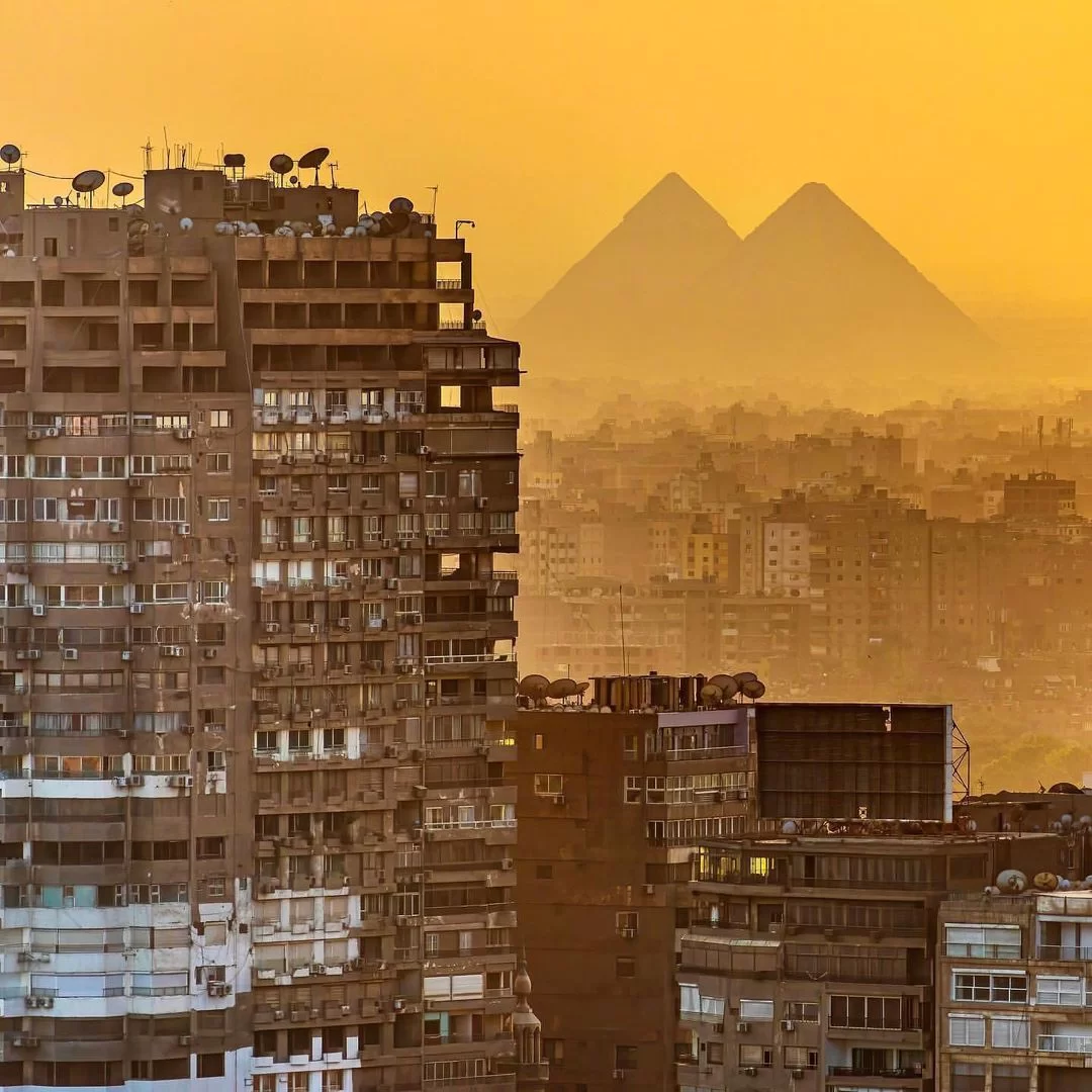 It's Nighttime in Cairo }}