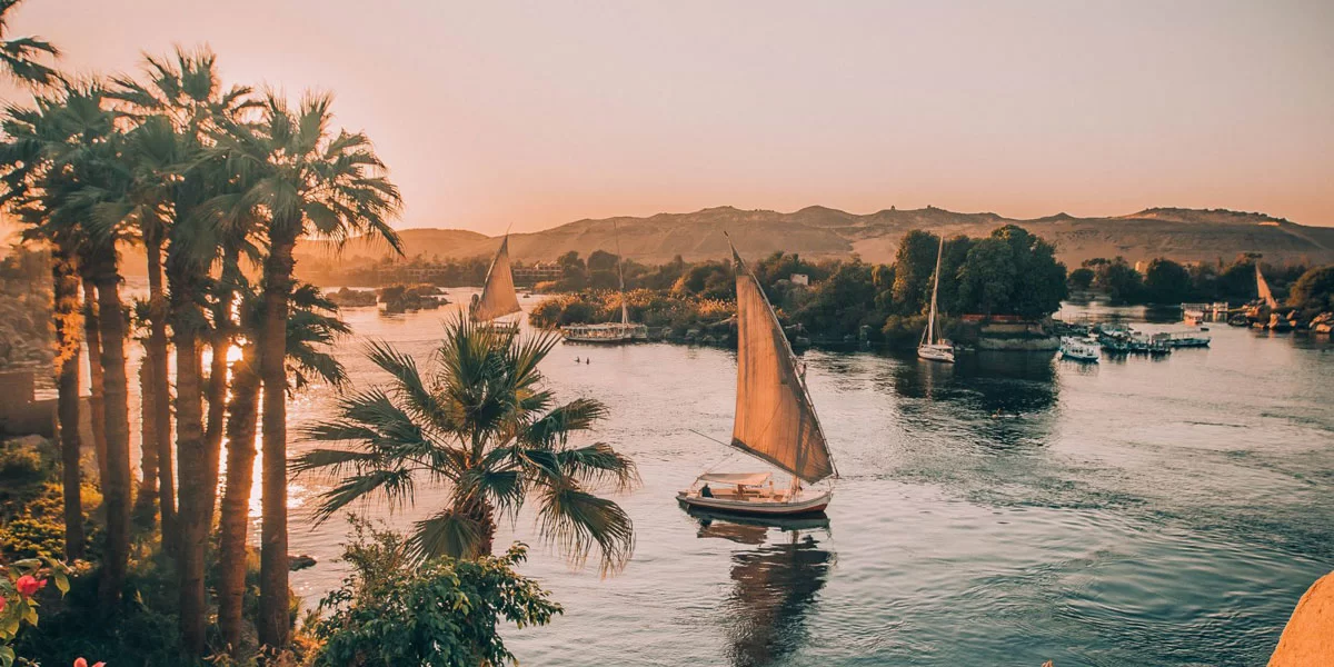 A Taste of the Nile: Royal Lunch }}