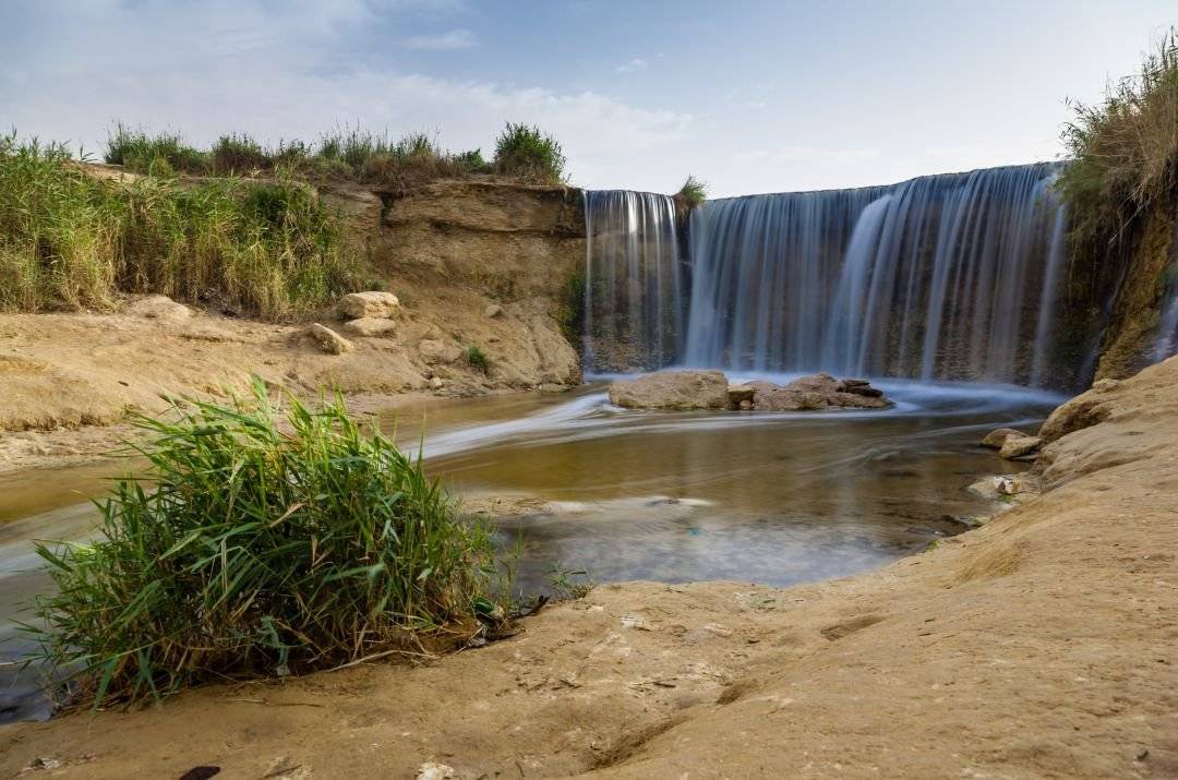 Desert waterfalls! }}