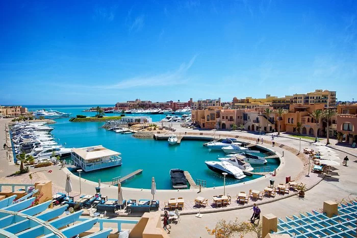 Snorkeling in El Gouna }}